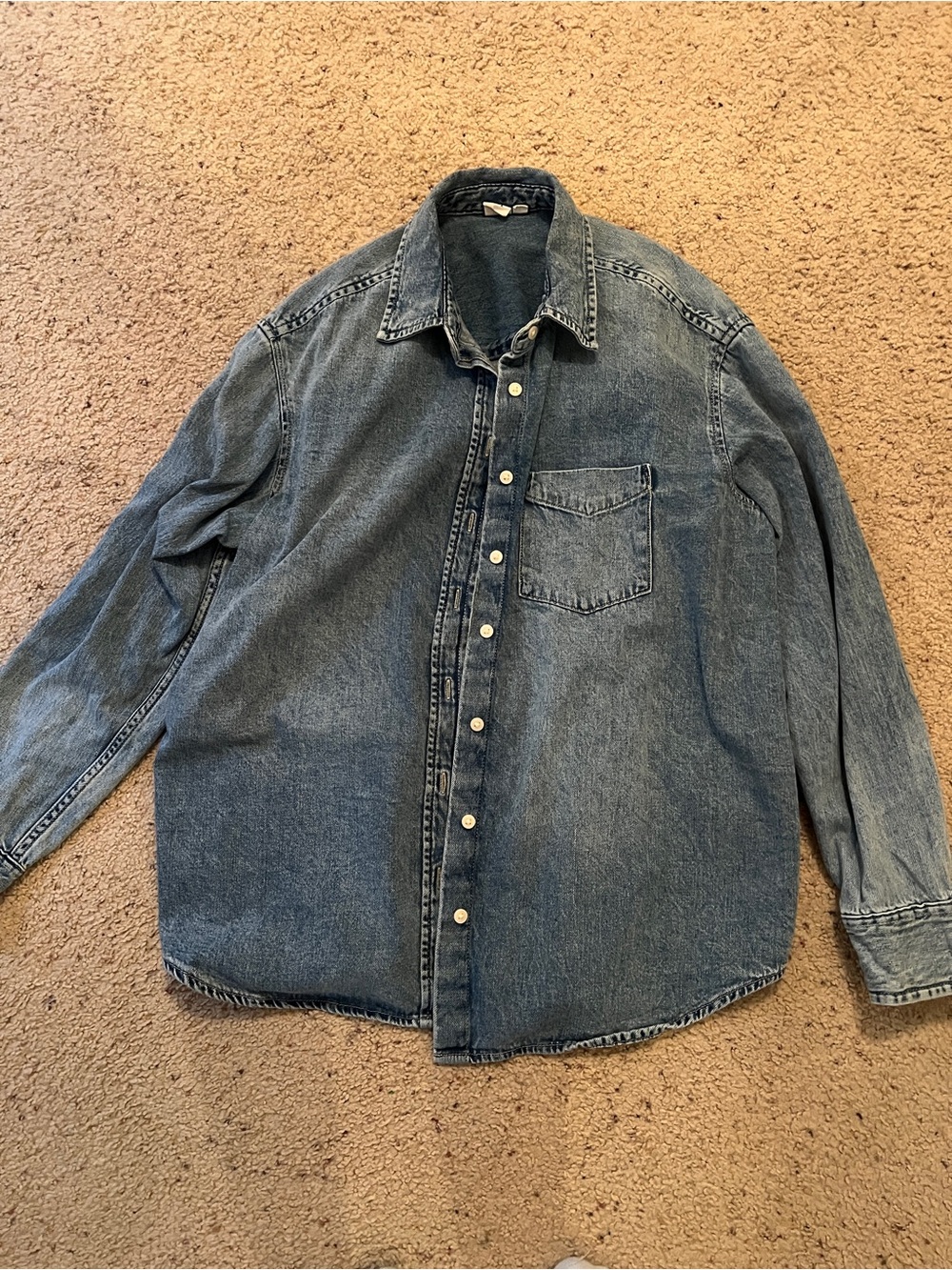 Gap the big shirt Denim Button down Shirt - size medium light wash
